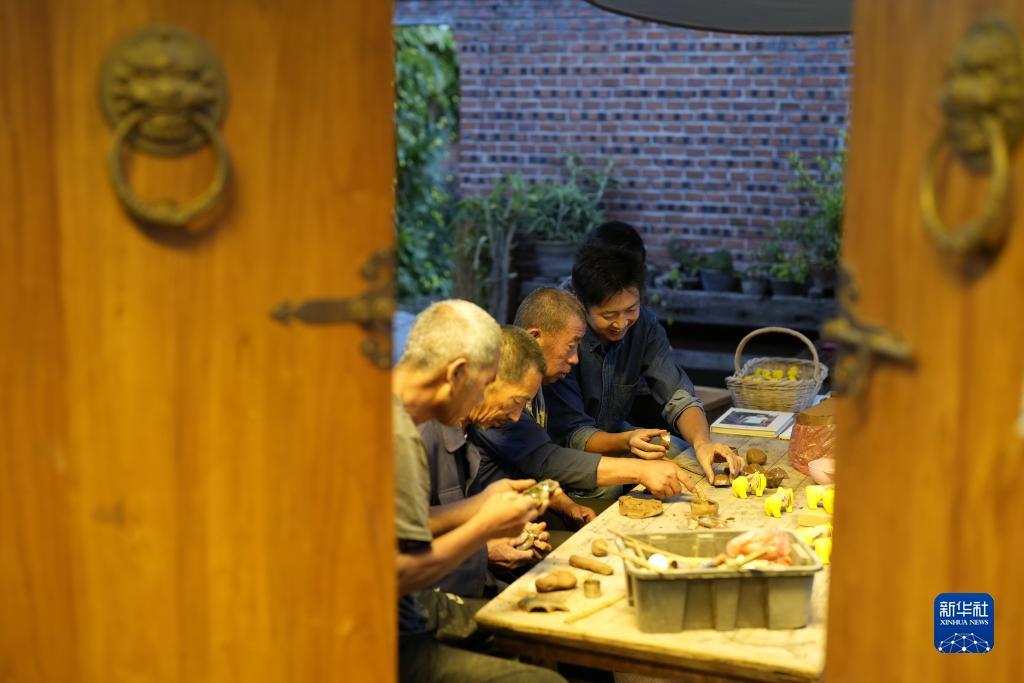 斗牛下载送金币